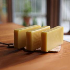 beeswax | 8 ounce block